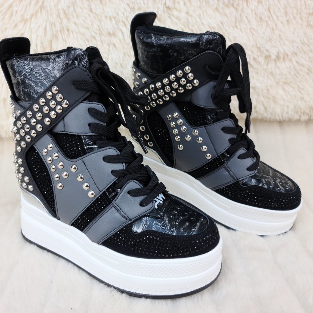 QUINCE STUDDED WEDGE SNEAKERS